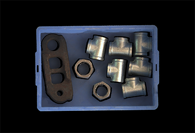Farklı Parlaklıklara Sahip Metal Parçalar